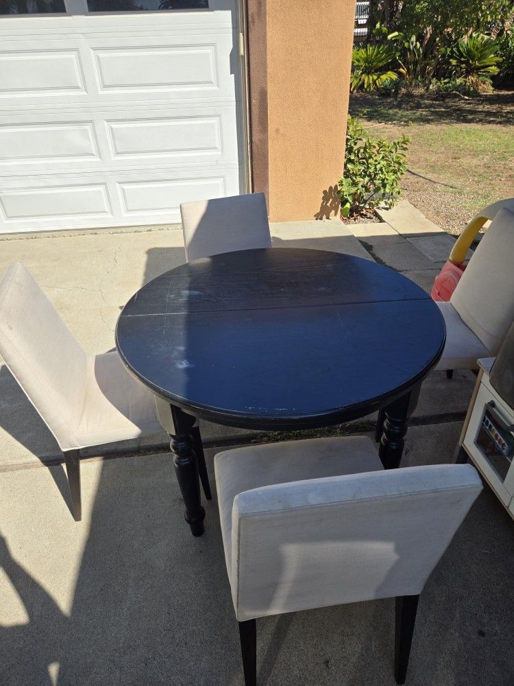 Dinning Table And Chairs