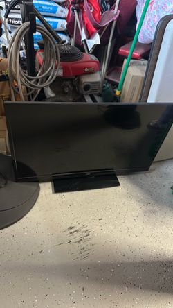 JVC - 32” TV