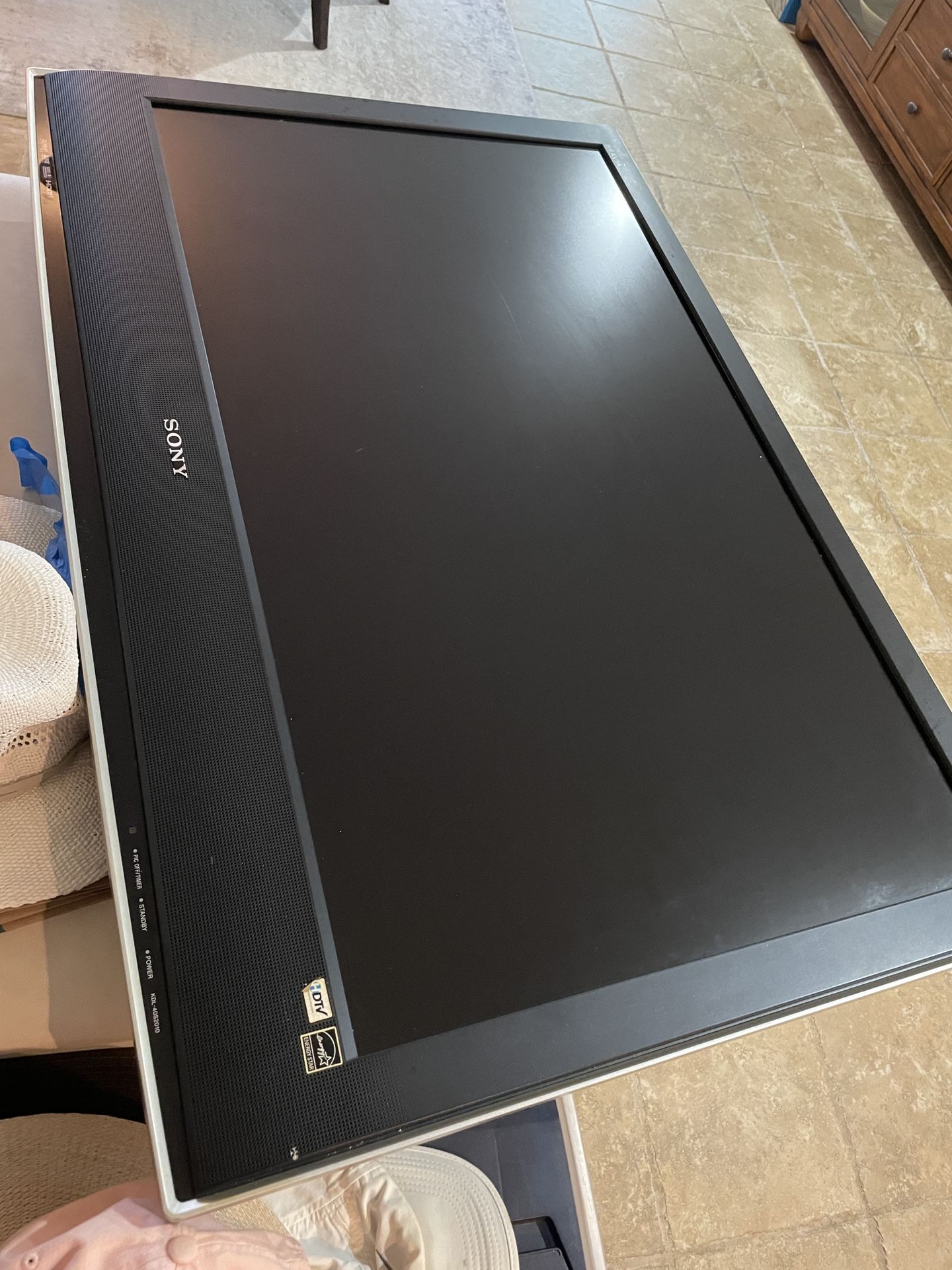 46” Sony Bravia Tv KDL-40S2010