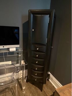 Long Mirror/Spinning Cabinet