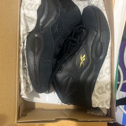Kids Reebok Iverson Size 2.5
