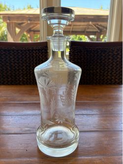 Decanter etched glass