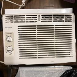 Lightly Used Frigidaire 5,000 BTU Window AC 