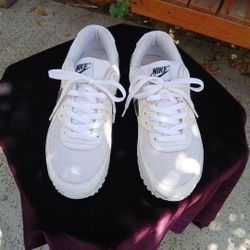 Nike (Air Max)