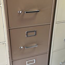 Vertical File Cabinet Size Letter, 4 Drawers, With Lock But No Key.