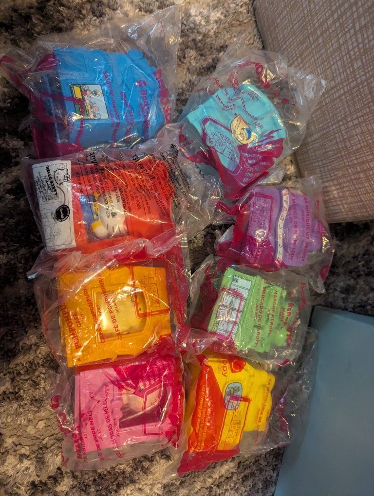 Lot Of Hello Kitty And Friends Happy Meal Homes Toys