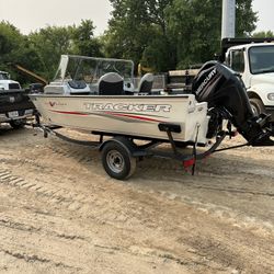 2019 Tracker Fishing Boat