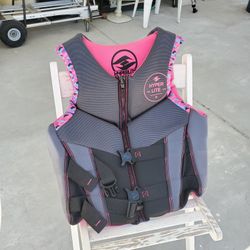 Women's Large Hyperlite Lifesaving Vest Jacket