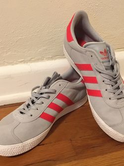 nearly new Adidas Gazelle men’s size 7 shoes
