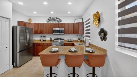 Modern Kitchen Island Bar Stools (Set of 4) – Excellent Condition