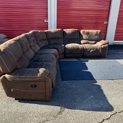 *FREE DELIVERY* Sectional Sofa Coucb