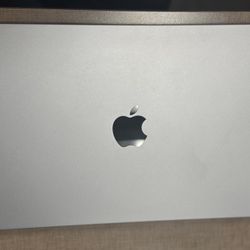 MacBook Air (13-inch, M3, 2024) Space Gray 500 GB