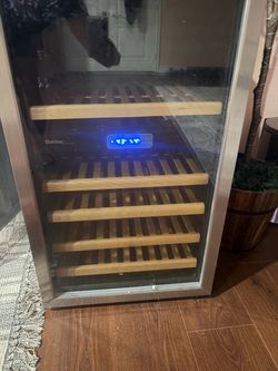 Wine cabinet