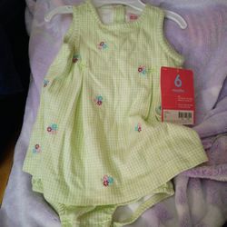 $4 New Carter's Sunsuit Size 6 Months 