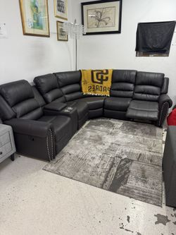 Black Leather Reclining Sectional $1500 - Dual Recliners, Cupholders, Nailhead Trim 
