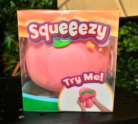 Squeeezy Peach Squishy