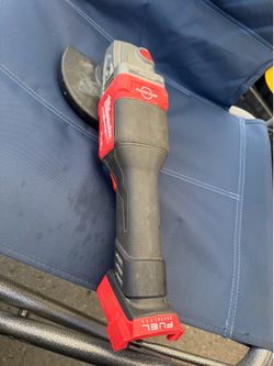 Milwaukee M18 FUEL 18-Volt Lithium-Ion Brushless Cordless 4-1/2 in./6 in. Braking Grinder with Paddle Switch (Tool-Only