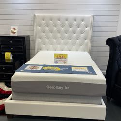 White Leather Bed Queen Or King ** St Pete Tyrone Mall ** No Credit Needed