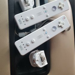 2 Nintendo Wii Controllers With Motion Adapters  Excellent Condition 