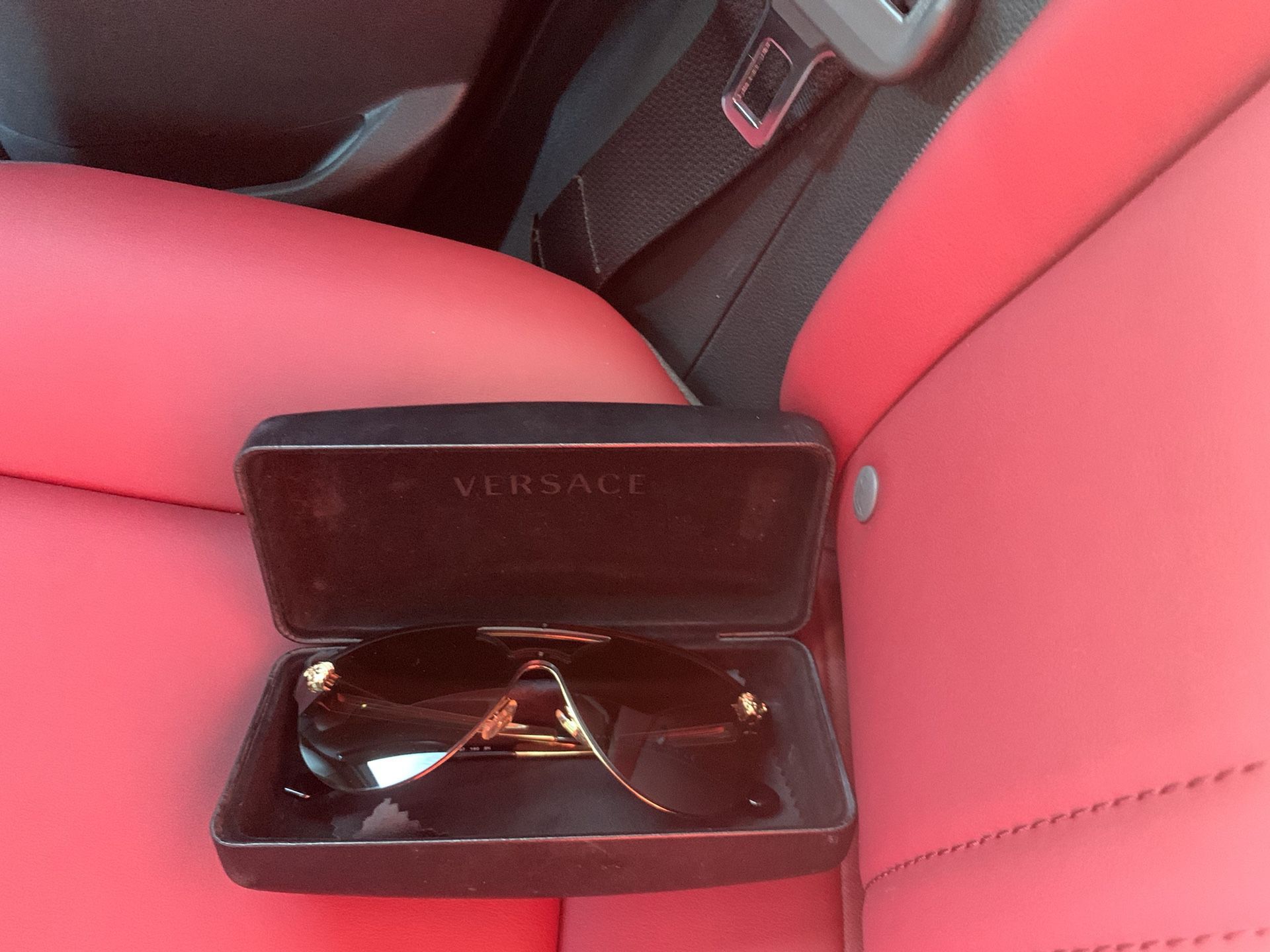 BLACK GLAM MEDUSA SUNGLASSES Versace Glam Medusa Shield Sunglasses w/ Case – OLIVER main image 4