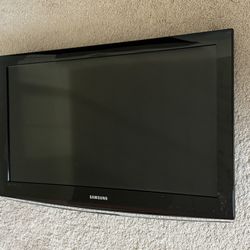 32 Inch Samsung TV