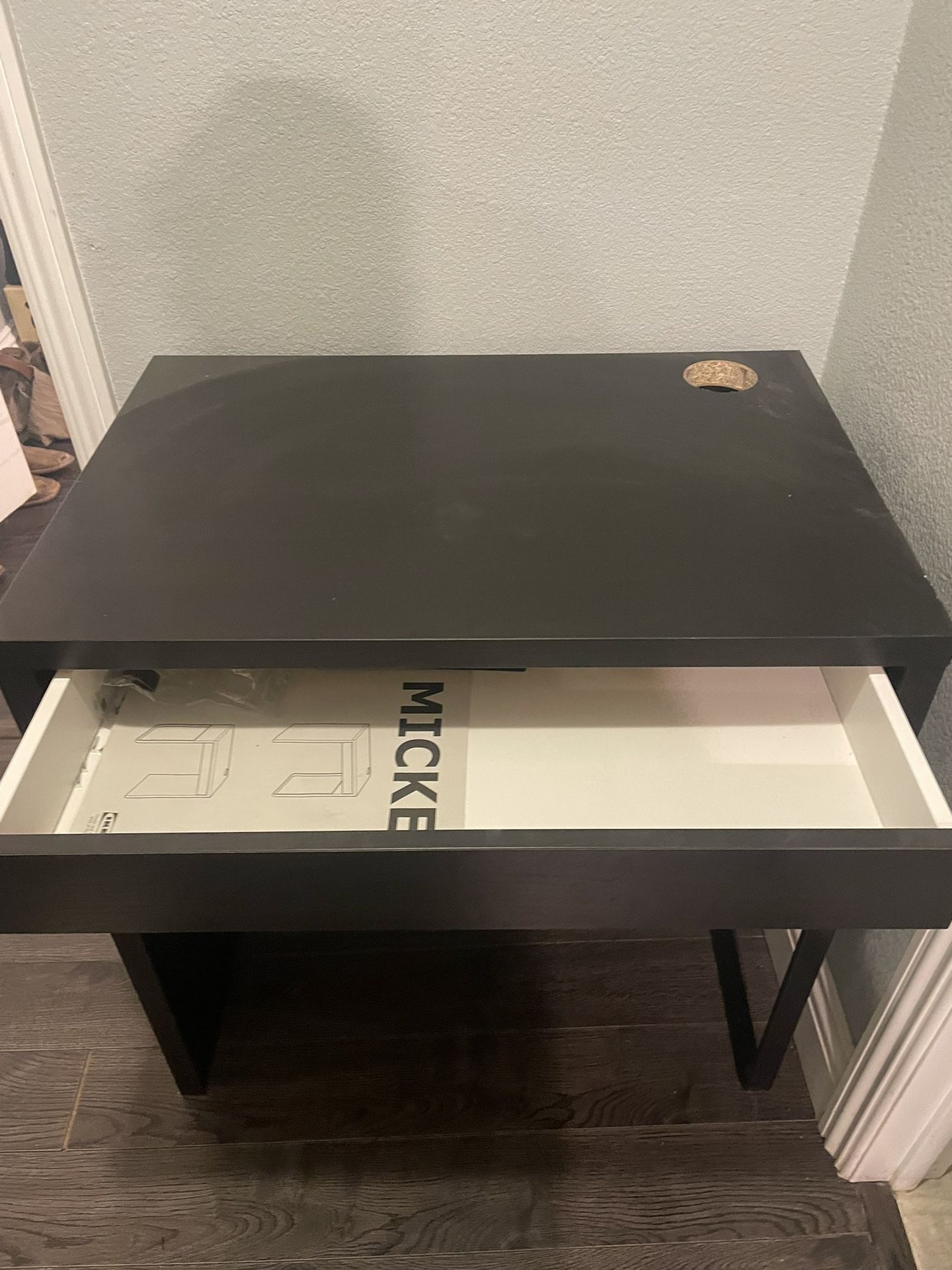 IKEA Micke Desk