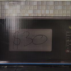 Mainstays  Countertop Microwave Oven in black. 