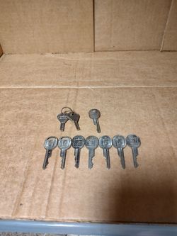 Vintage GM and National Key Automotive Keys