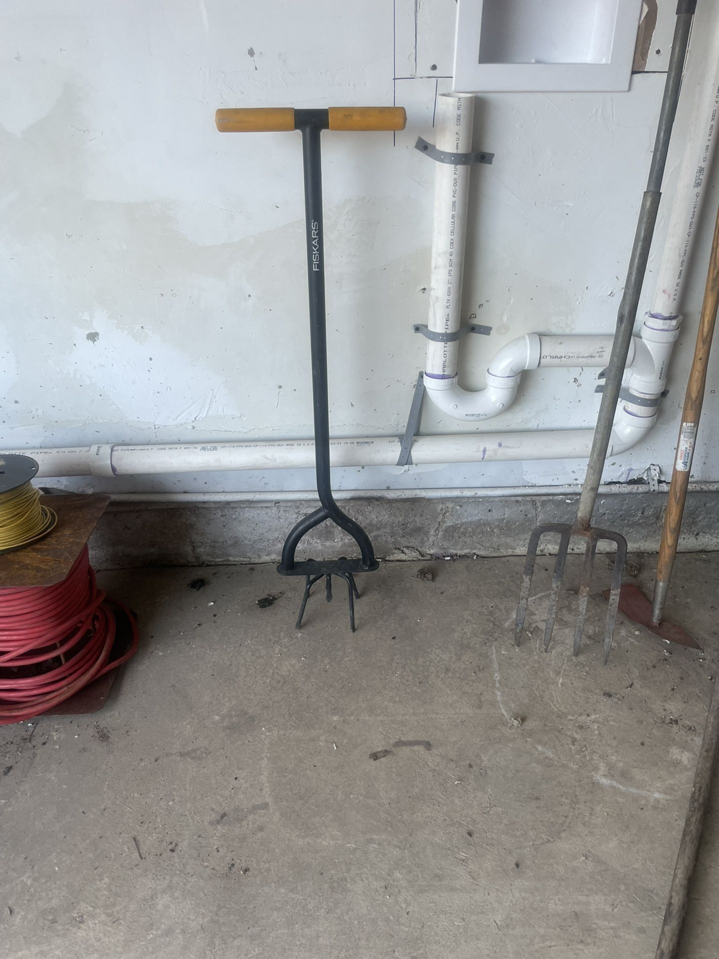 Garden Claw Twist Tiller