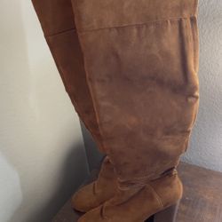 Boots Women Size 7