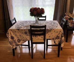 SMALL TABLE WITH 4 CHAIRS