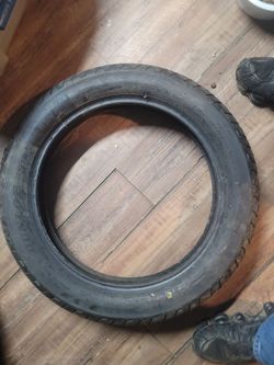 Motorcycle tire