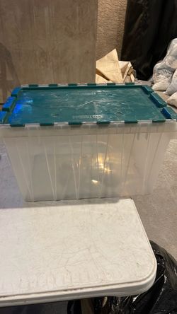 Storage containers