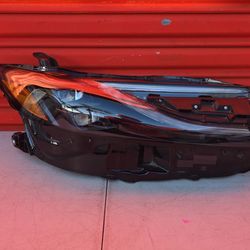 Toyota Camry Right Side Headlight 2025-2026