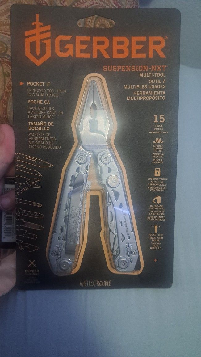 Mulitool/pocket Knife