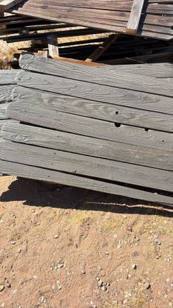 Free wood panels & metal post