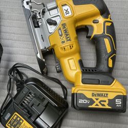 **Reduced** New Condition DeWalt 20V XR Jigsaw with Charger Includes 5Ah battery and charger. 