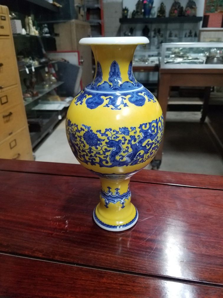 Porcelain Chinese vases