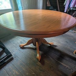 Round Dining Table with 8 Chairs And Leaf
