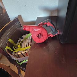 18v Milwaukee Compact Blower