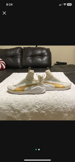 Like new unisex, puma, tennis shoes