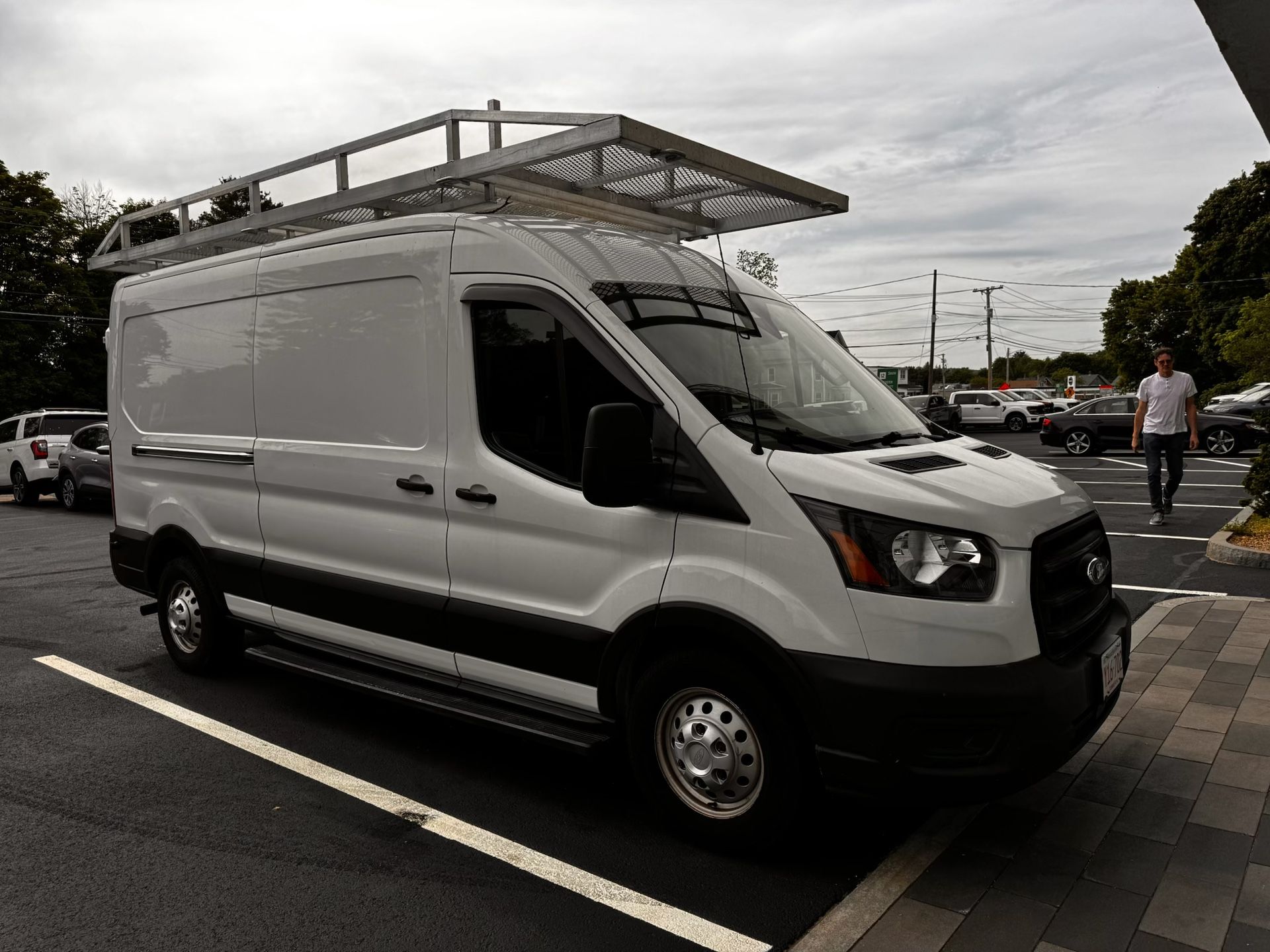 Ford Transit 250 Medium Height