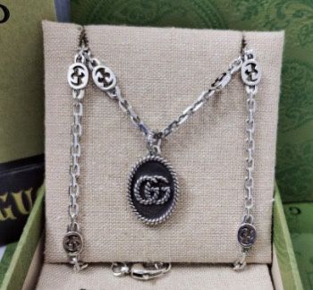 Sterling silver necklace with diamonds