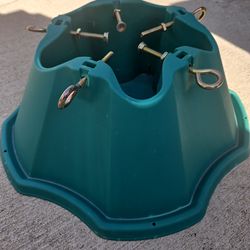Christmas tree base