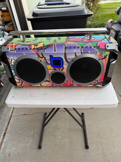 Bumpboxx Flare8 graffiti edition boombox Bluetooth am fm radio