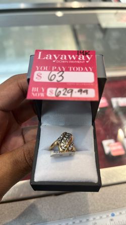 Gold diamond ring