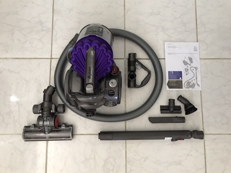 Dyson DC 23 Animal Vacuum "excellent"