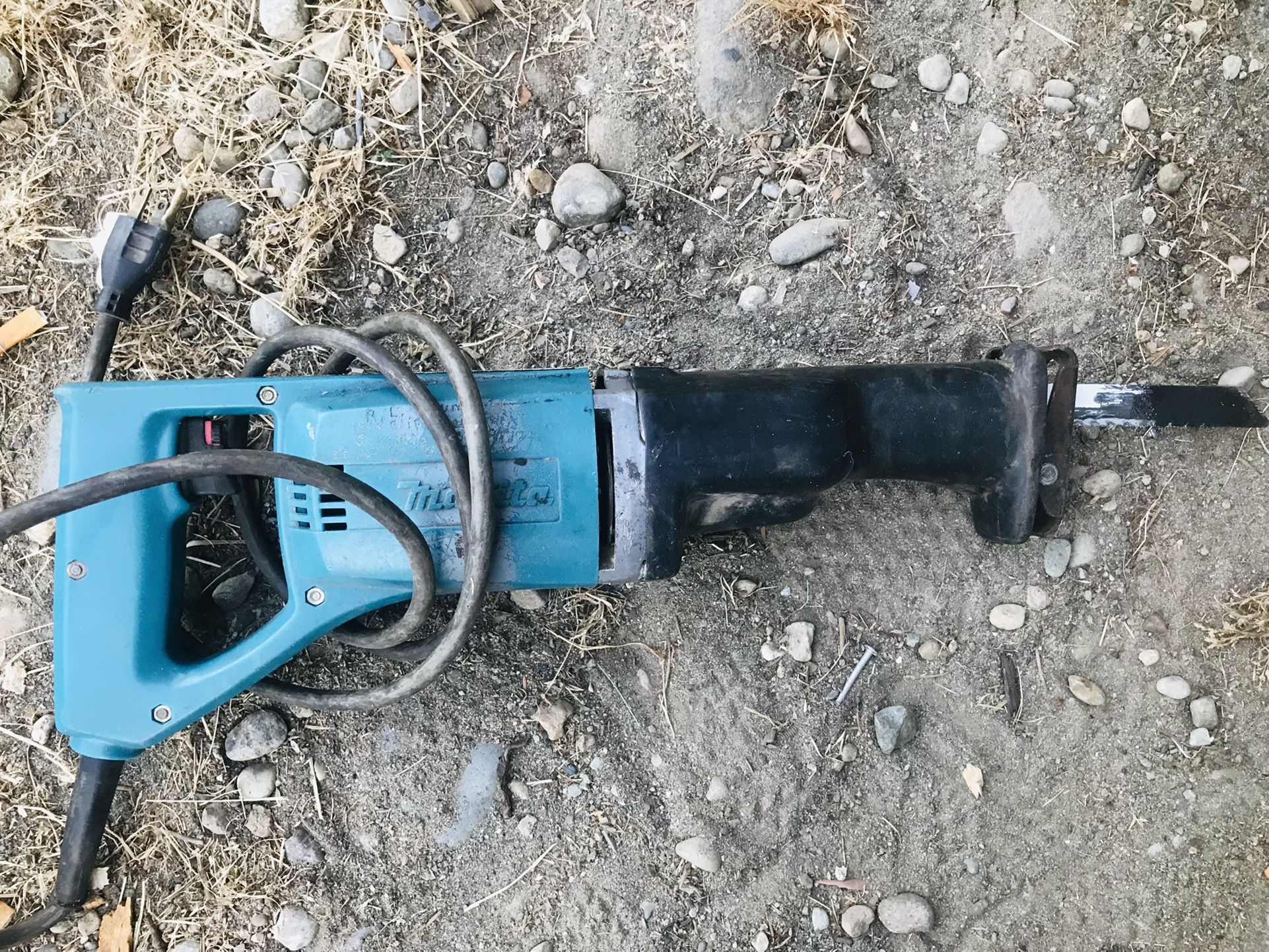 Makita Corded Recipro-Saw (Sawzall) (Model JR3000V)