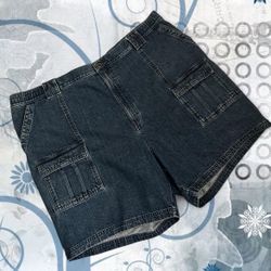 baggy cargo jorts