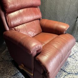 Maroon leather Lazy boy recliner (DELIVERY AVAILABLE